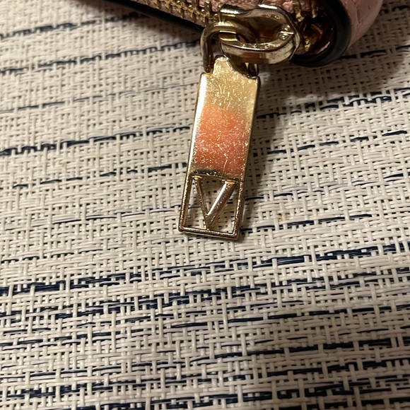 VICTORIA'S SECRET Small Wallet with Zip, Blush Pink, quilted V pattern - Picture 3 of 8